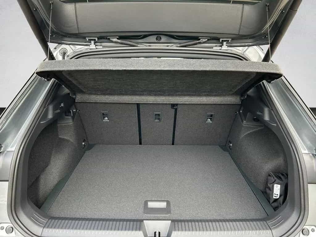 Volkswagen T-Roc 1.5 eTSI R-Line Matrix 360° Pano Black AHK null-photo-27