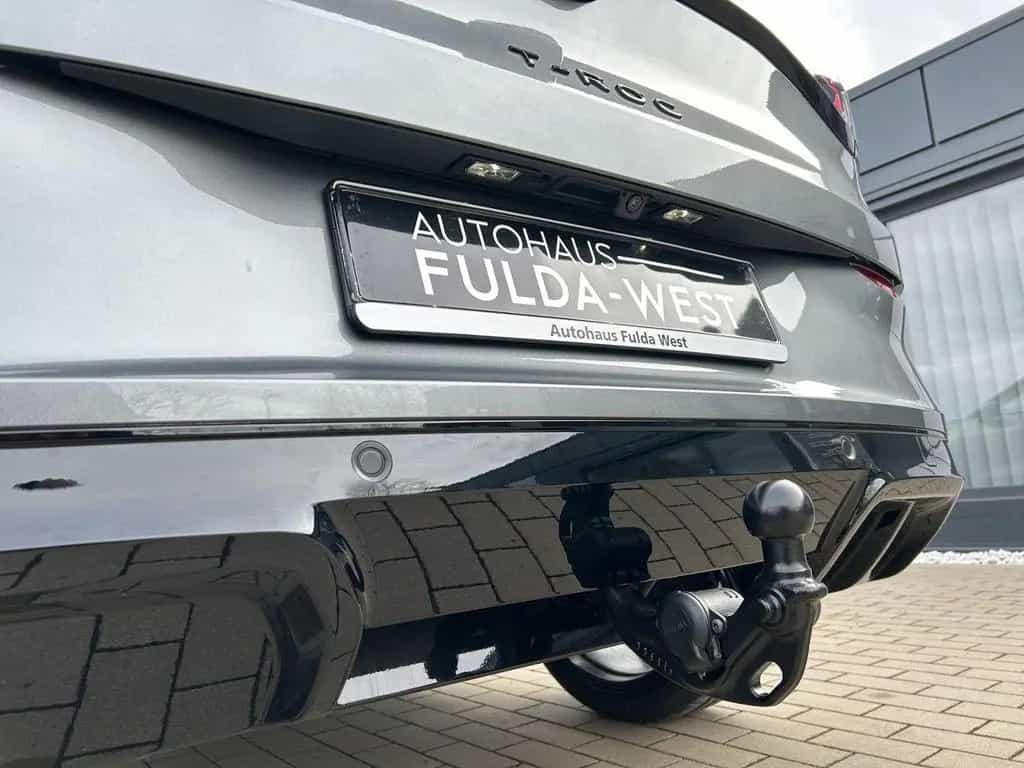 Volkswagen T-Roc 1.5 eTSI R-Line Matrix 360° Pano Black AHK null-photo-31