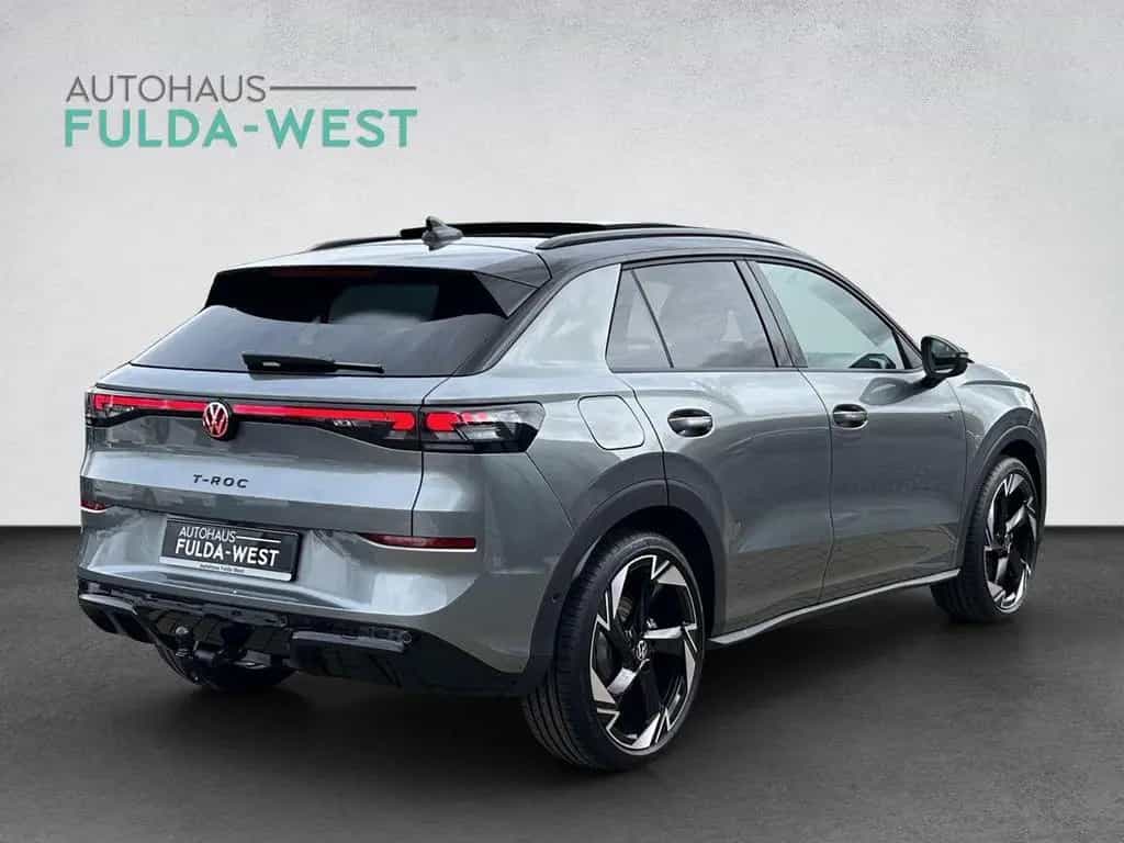 Volkswagen T-Roc 1.5 eTSI R-Line Matrix 360° Pano Black AHK null-photo-4