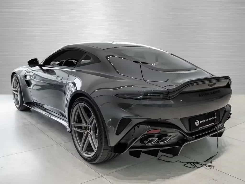 Aston Martin V8 Vantage null-photo-1