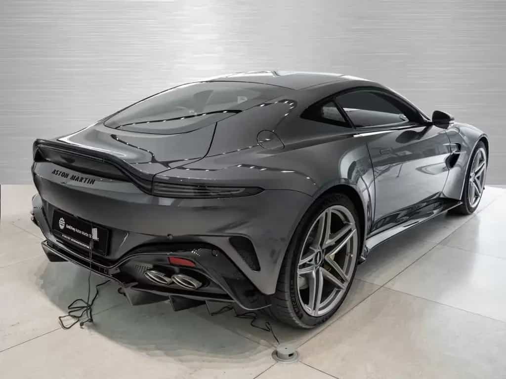Aston Martin V8 Vantage null-photo-12