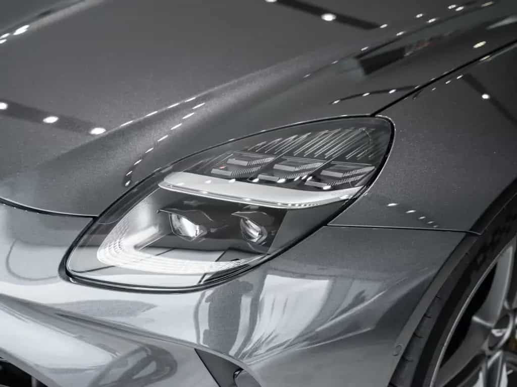 Aston Martin V8 Vantage null-photo-14