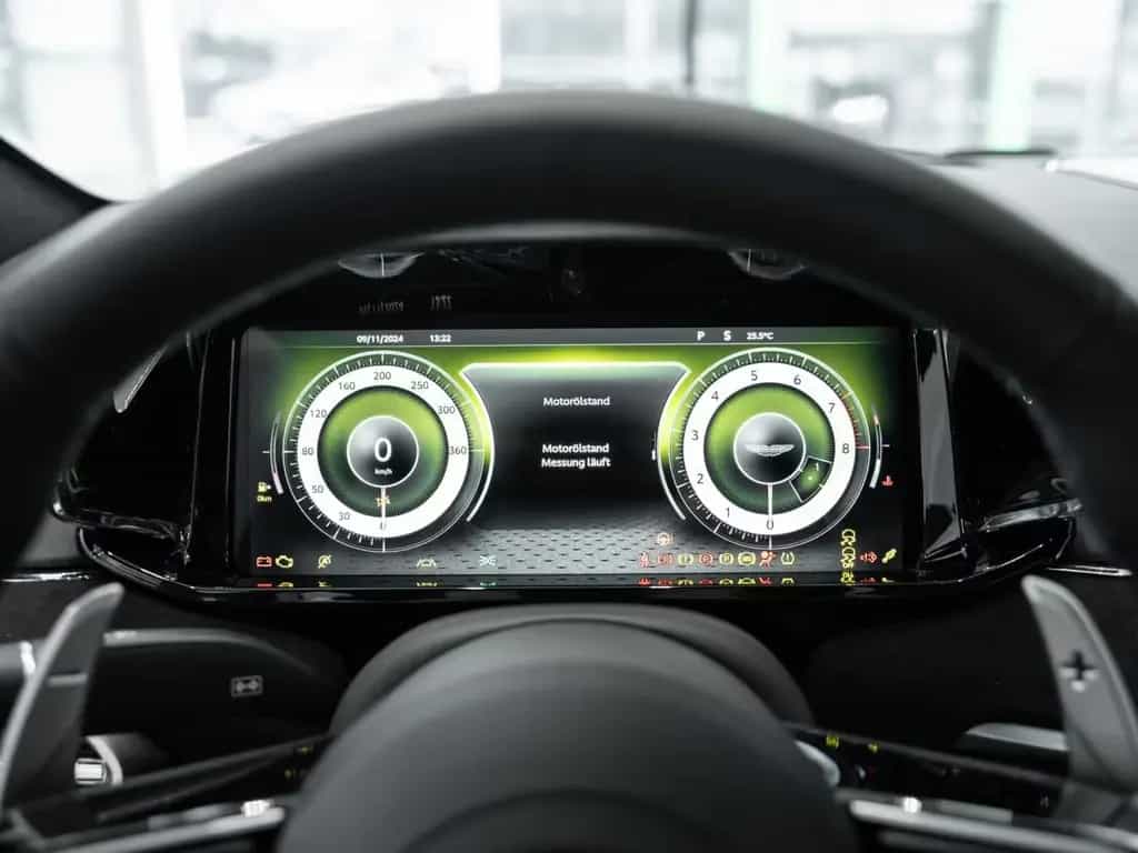 Aston Martin V8 Vantage null-photo-5