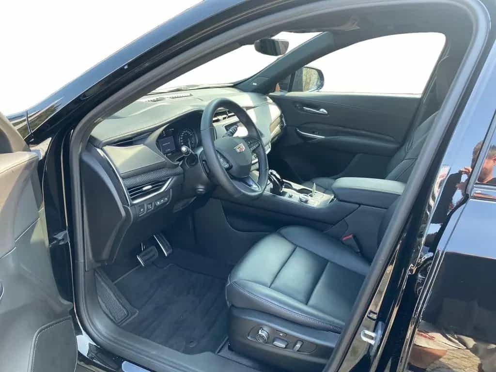 Cadillac XT4 2.0 T Sport AWD NAVI+KAMERA+LED 08/2023-photo-9