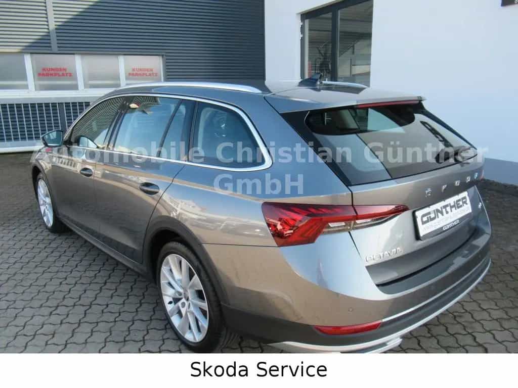 Skoda Octavia Combi Scout 2.0TSI 140KW DSG 4x4 02/2023-photo-2