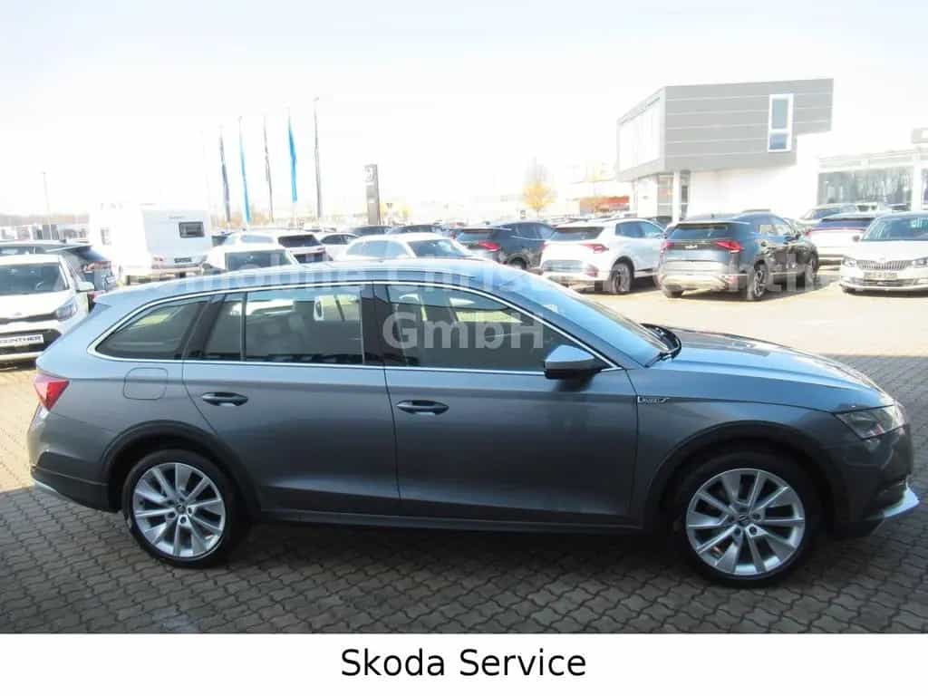 Skoda Octavia Combi Scout 2.0TSI 140KW DSG 4x4 02/2023-photo-3