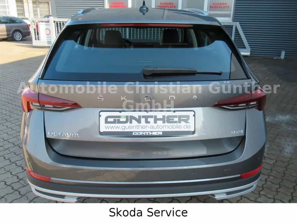 Skoda Octavia Combi Scout 2.0TSI 140KW DSG 4x4 02/2023-photo-4