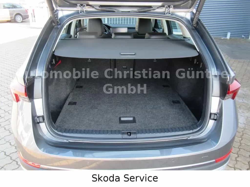 Skoda Octavia Combi Scout 2.0TSI 140KW DSG 4x4 02/2023-photo-5