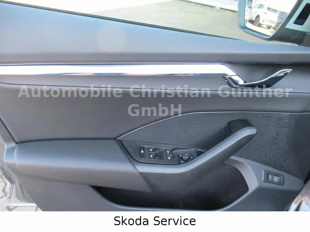 Skoda Octavia Combi Scout 2.0TSI 140KW DSG 4x4 02/2023-photo-6