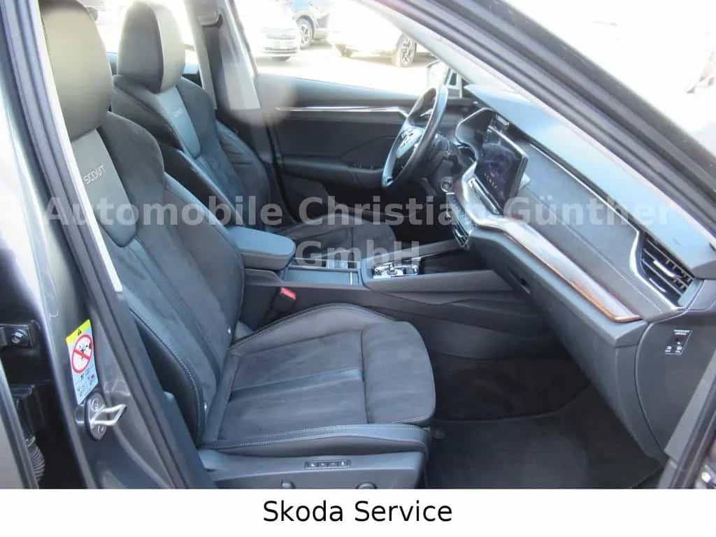 Skoda Octavia Combi Scout 2.0TSI 140KW DSG 4x4 02/2023-photo-8