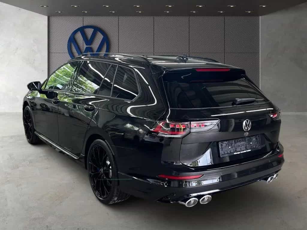 Volkswagen Golf VIII Variant 2.0 TSI DSG 4Motion R Navi Led 02/2026-photo-3
