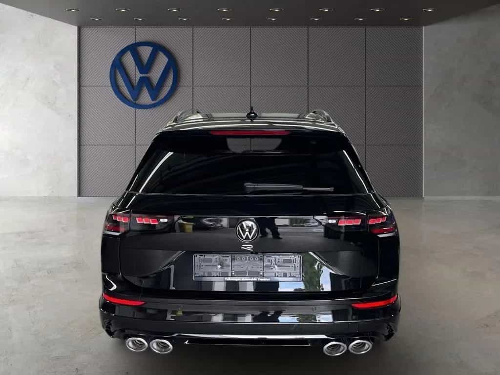 Volkswagen Golf VIII Variant 2.0 TSI DSG 4Motion R Navi Led 02/2026-photo-4