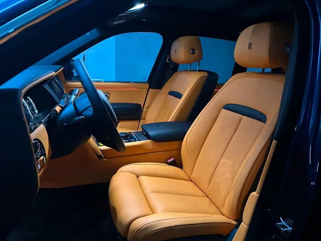 Rolls-Royce Cullinan 05/2023-photo-13