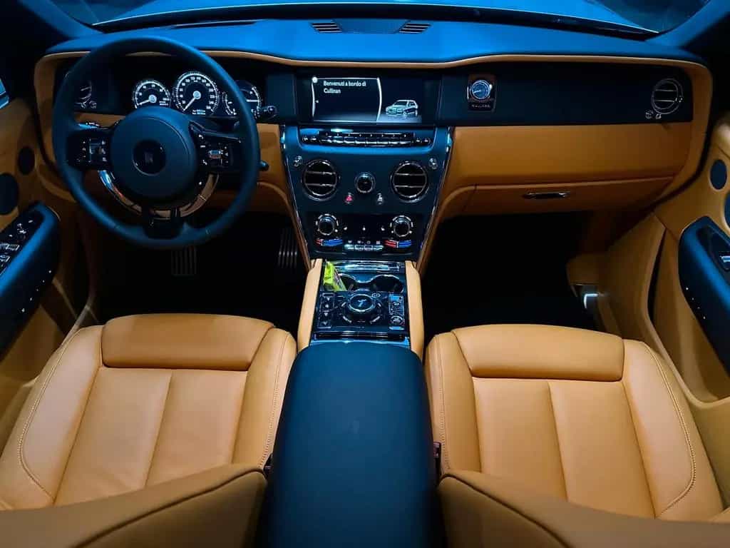 Rolls-Royce Cullinan 05/2023-photo-14