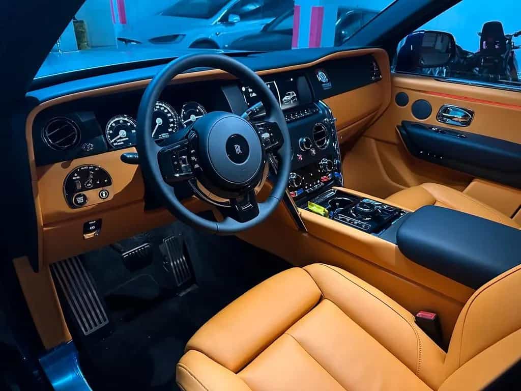 Rolls-Royce Cullinan 05/2023-photo-8