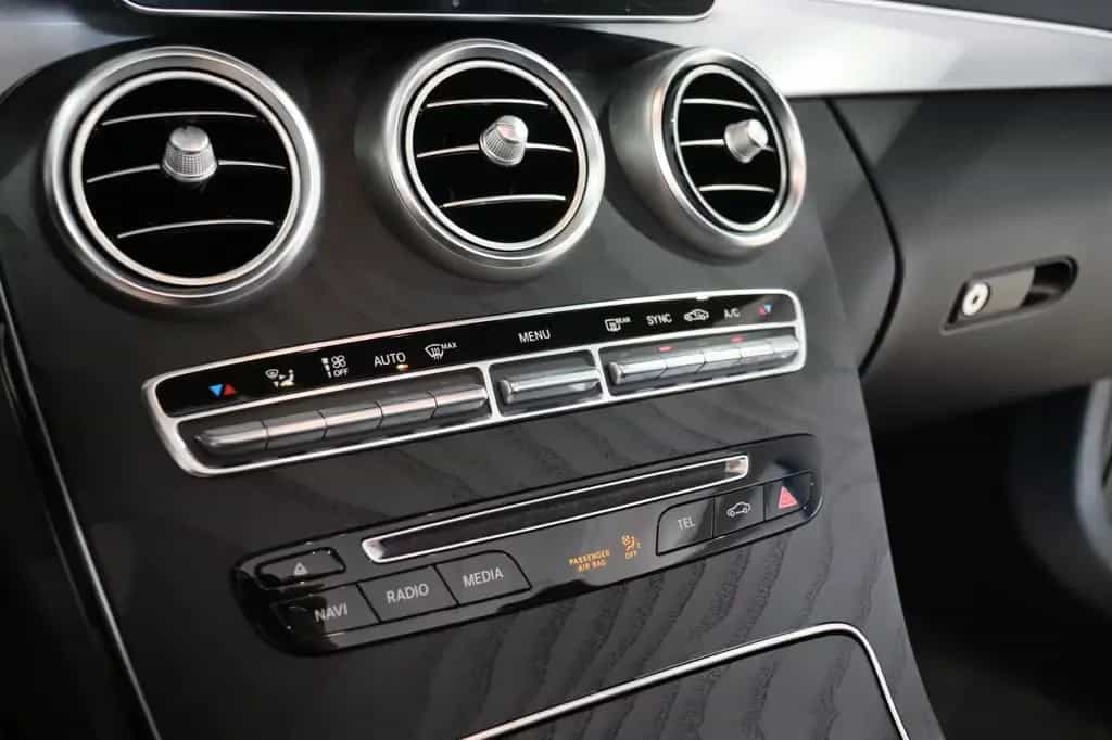 Mercedes-Benz C 400 Cabrio AMG 4Matic HUD*360*Sitzhzg.*AHK 02/2018-photo-23