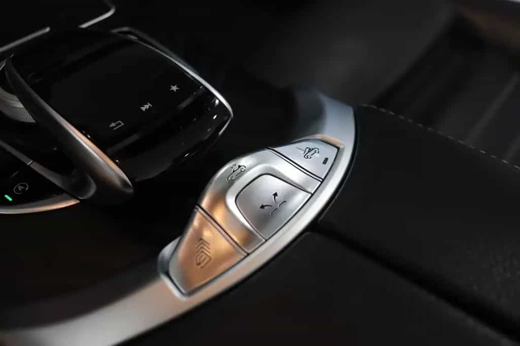 Mercedes-Benz C 400 Cabrio AMG 4Matic HUD*360*Sitzhzg.*AHK 02/2018-photo-25