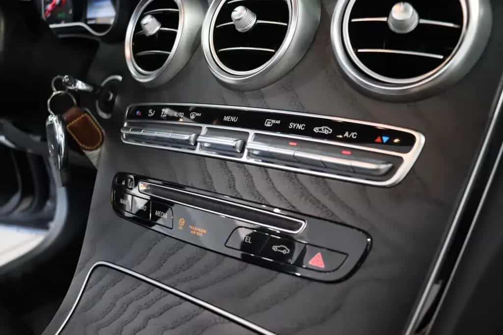 Mercedes-Benz C 400 Cabrio AMG 4Matic HUD*360*Sitzhzg.*AHK 02/2018-photo-29