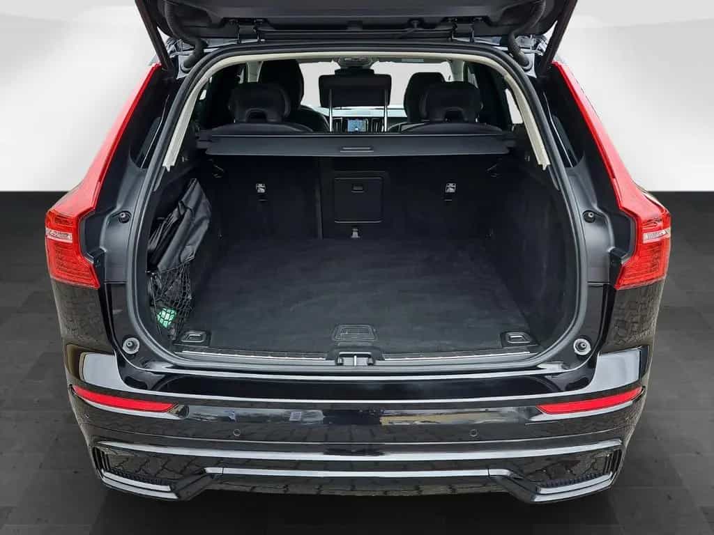 Volvo XC60 B4 AWD Plus Dark 360°/Panorama/H&K/BLIS 01/2023-photo-15