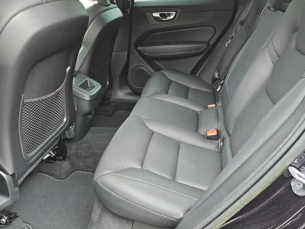 Volvo XC60 B4 AWD Plus Dark 360°/Panorama/H&K/BLIS 01/2023-photo-8