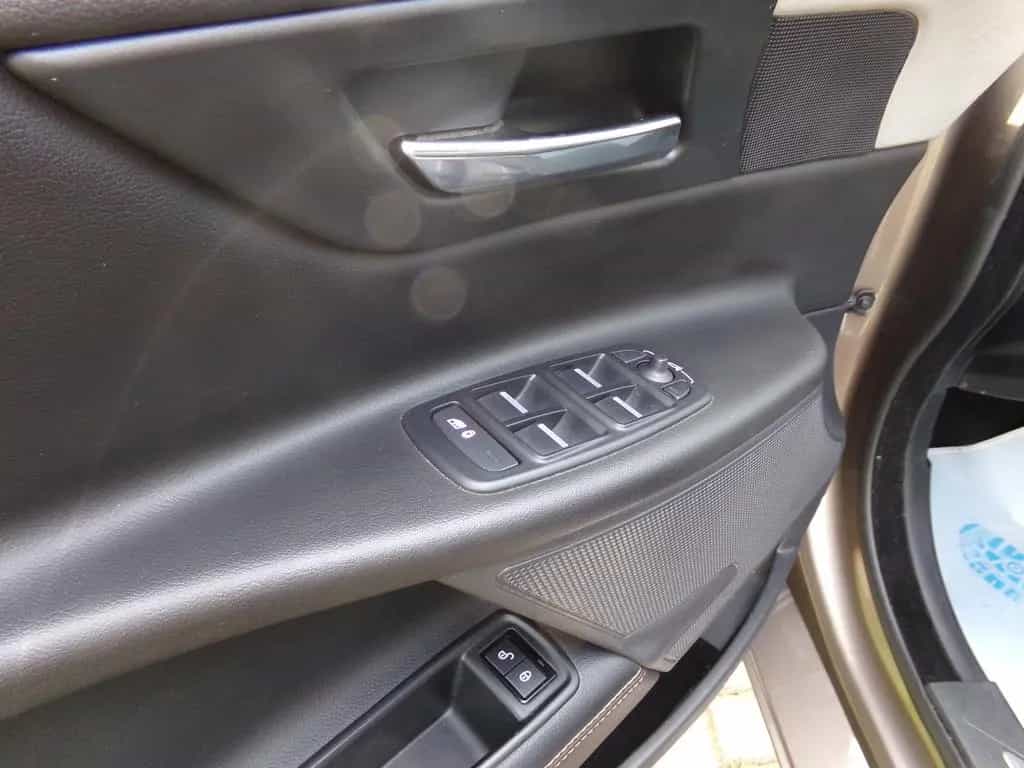 Jaguar XE Prestige AWD 07/2018-photo-7