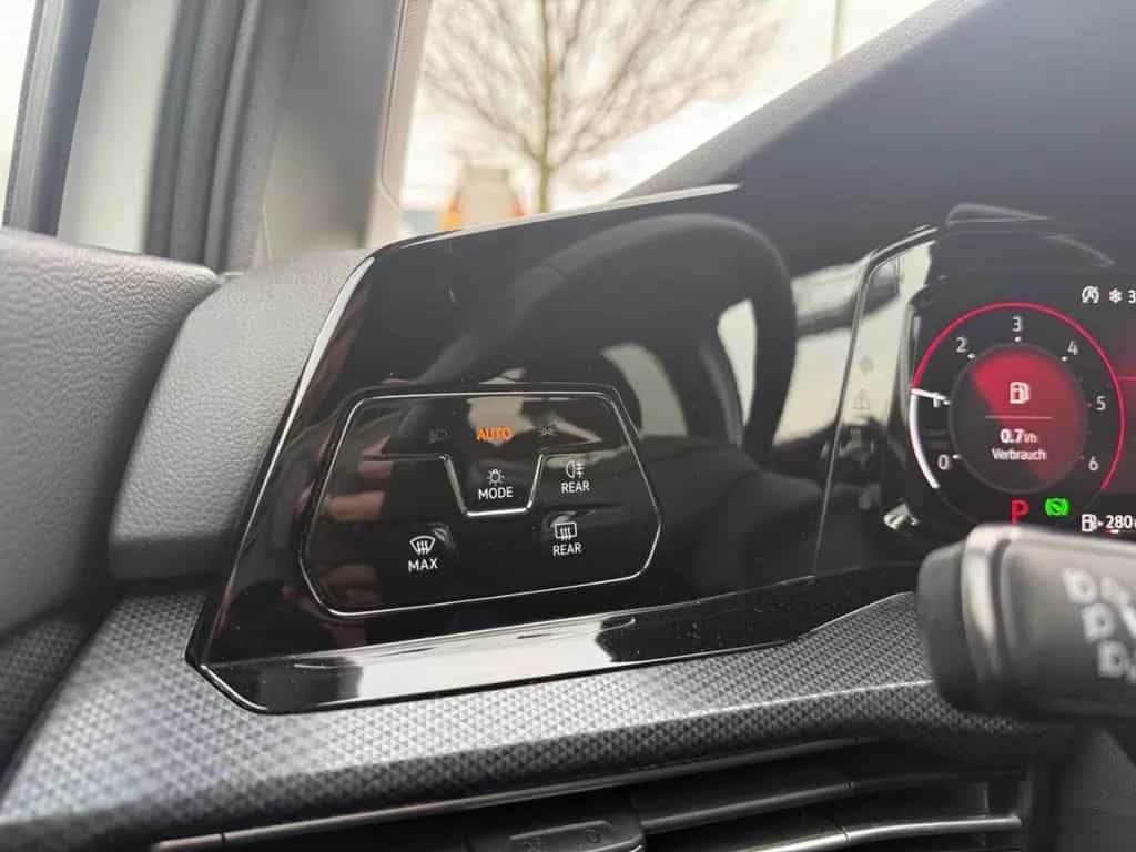 Volkswagen Golf 8 VIII United 2.0 TDI AHK-klappbar Navi ACC 03/2021-photo-25