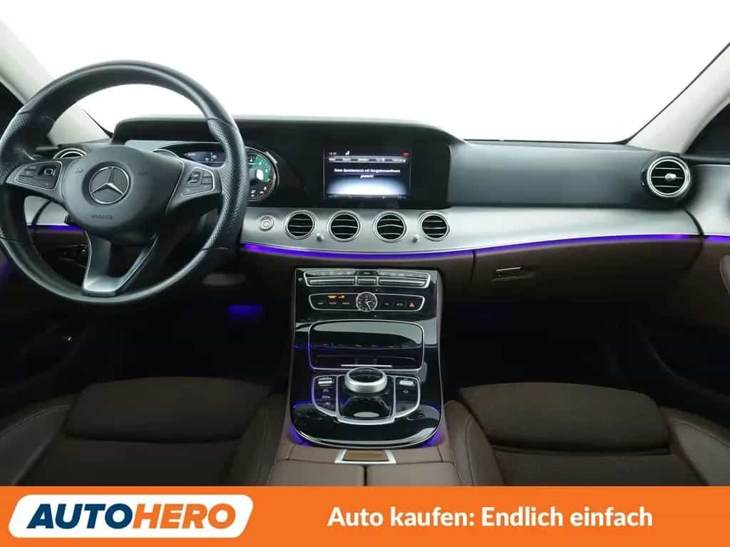 Mercedes-Benz E 200 Avantgarde Aut.*LED*TEMPO*PDC*SHZ*KLIMA* 05/2017-photo-11