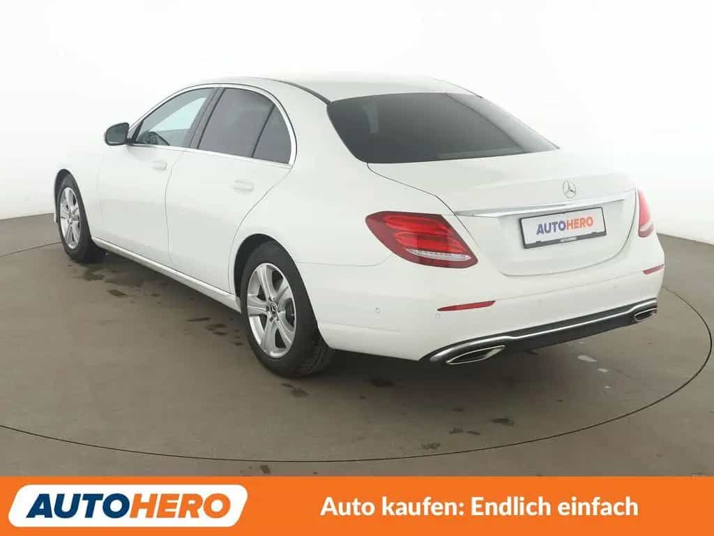 Mercedes-Benz E 200 Avantgarde Aut.*LED*TEMPO*PDC*SHZ*KLIMA* 05/2017-photo-3