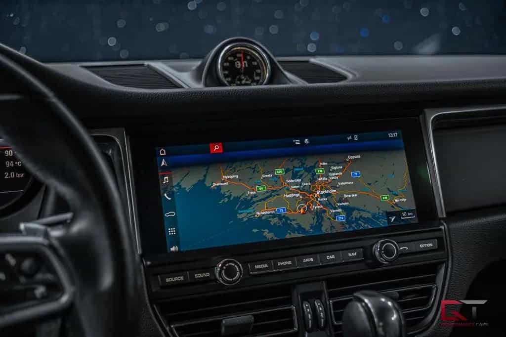 Porsche Macan PDK Pano 21" Sport Chrono 14-way BOSE Tow 12/2018-photo-12
