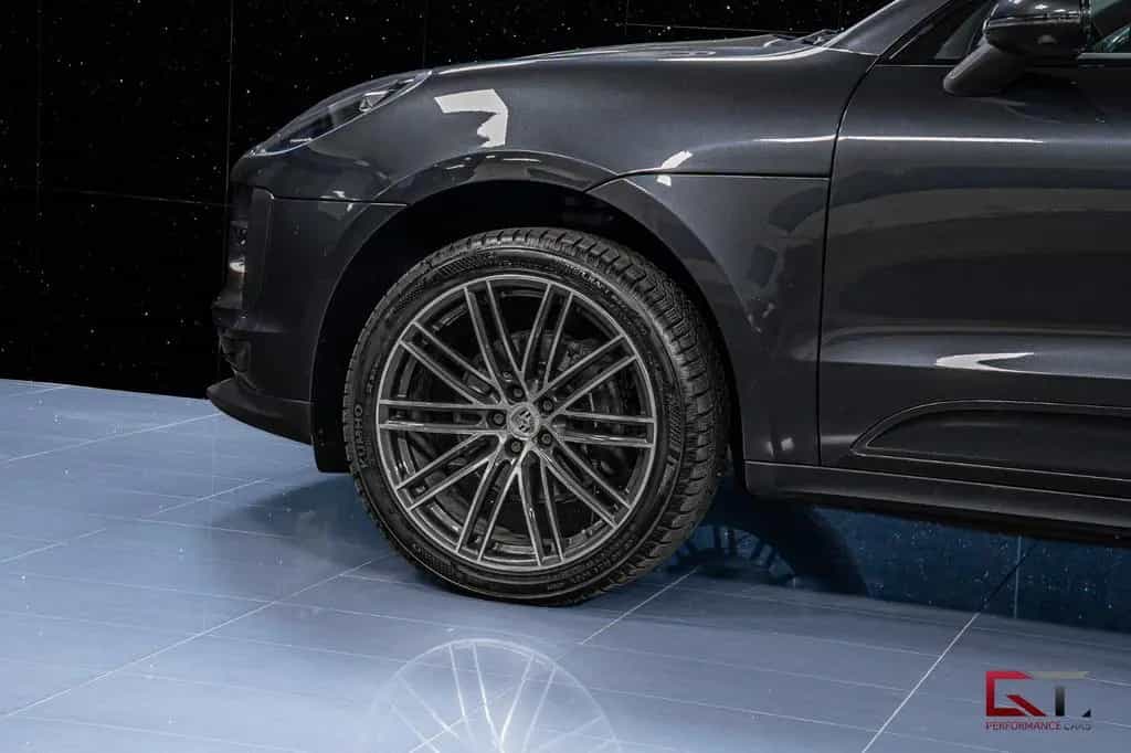 Porsche Macan PDK Pano 21" Sport Chrono 14-way BOSE Tow 12/2018-photo-5