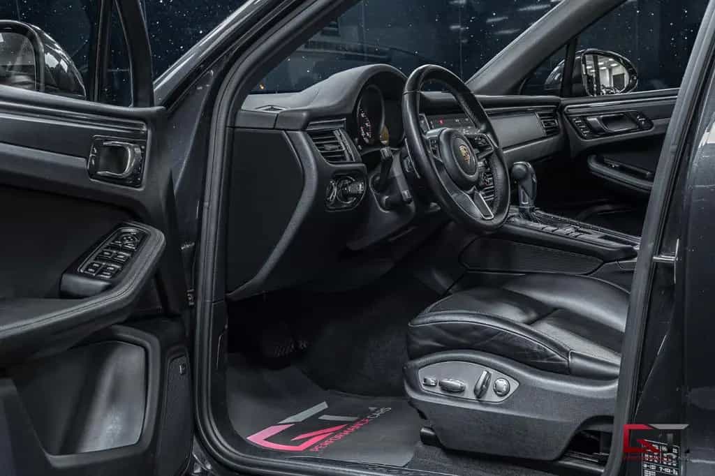 Porsche Macan PDK Pano 21" Sport Chrono 14-way BOSE Tow 12/2018-photo-9