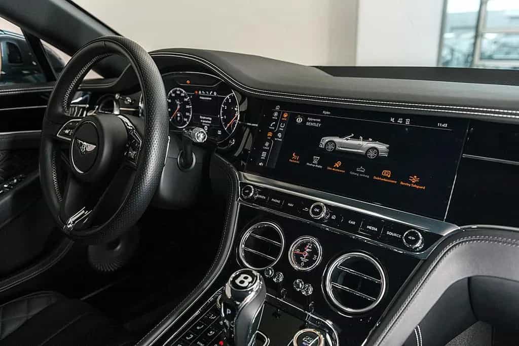 Bentley Continental GTC 08/2020-photo-23