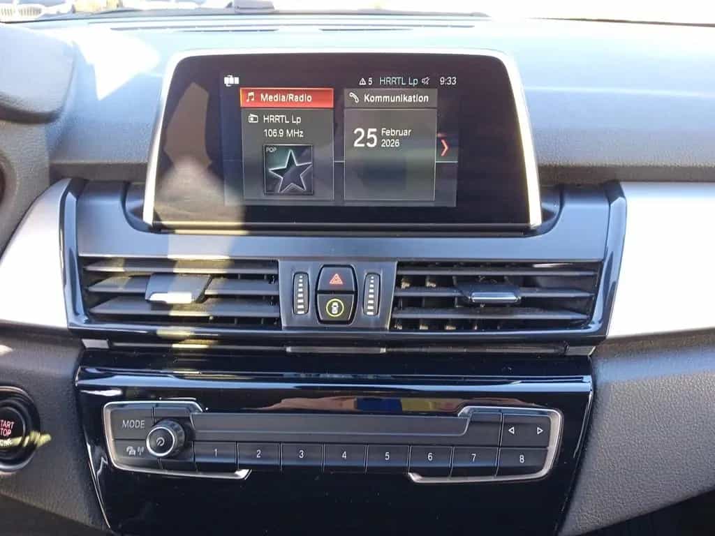 BMW 2 Series 220 Gran Tourer i Advantage*AHK*Keyless*RFK*LED* 02/2018-photo-15