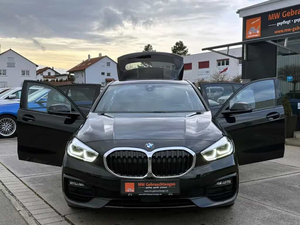BMW 120 d Steptronic Sport-Line LED SHZ TEMP NAV PDC 02/2022-photo-2