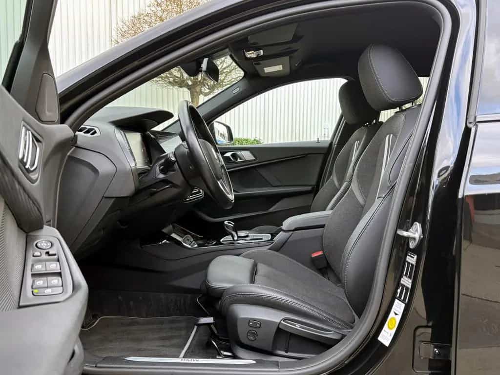 BMW 120 d Steptronic Sport-Line LED SHZ TEMP NAV PDC 02/2022-photo-4
