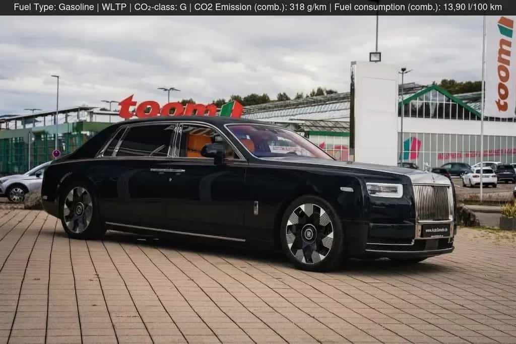 Rolls-Royce Phantom EWB+4-SEATS+BESPOKE+SHOOTING STAR+FOOT R null-photo-4