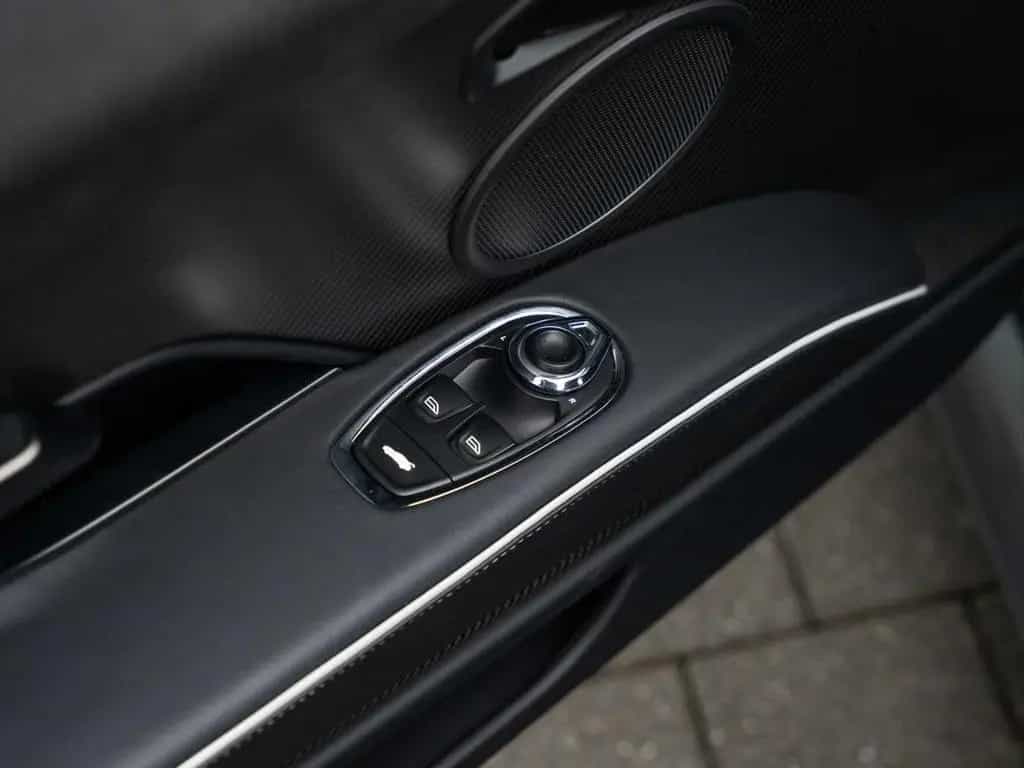 Aston Martin DBS 770 Ultimate 02/2024-photo-29