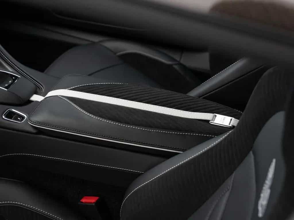 Aston Martin DBS 770 Ultimate 02/2024-photo-31