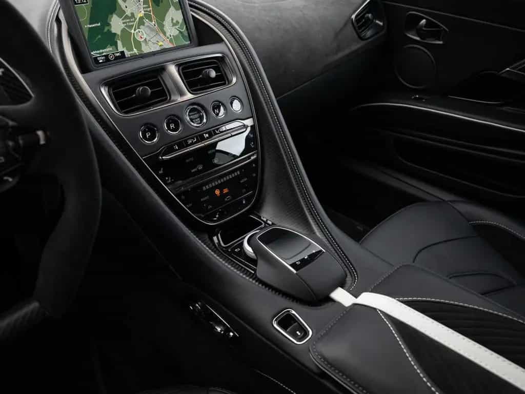Aston Martin DBS 770 Ultimate 02/2024-photo-9