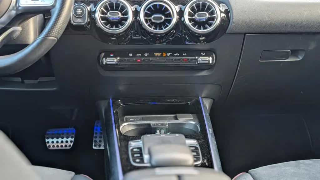 Mercedes-Benz B 200 AMG Line,Automatik,Leder,Ambiente,RFK,LED 06/2020-photo-11