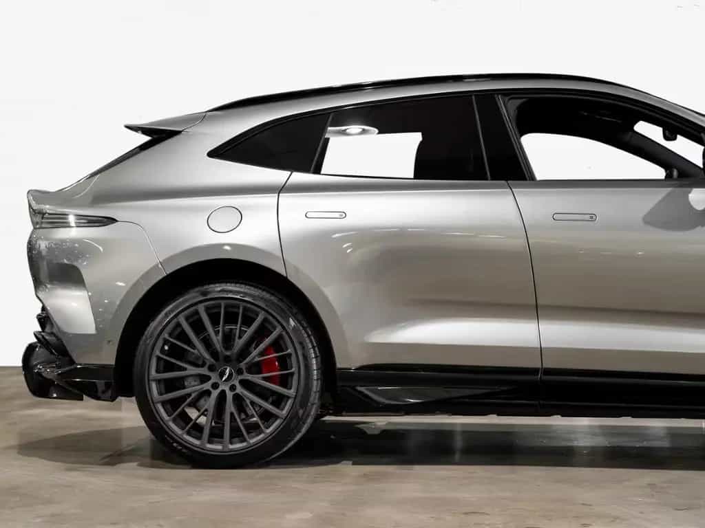 Aston Martin DBX 707 Aston Martin Hamburg 08/2024-photo-18
