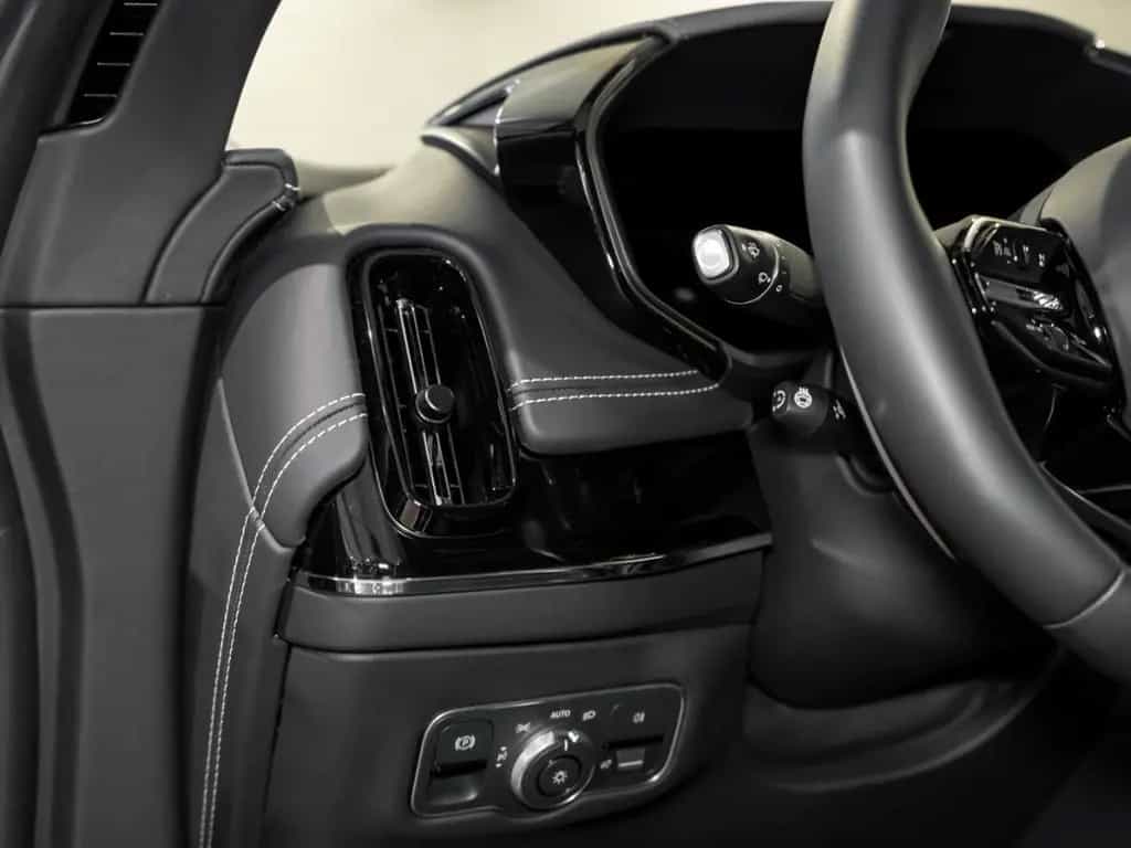 Aston Martin DBX 707 Aston Martin Hamburg 08/2024-photo-29
