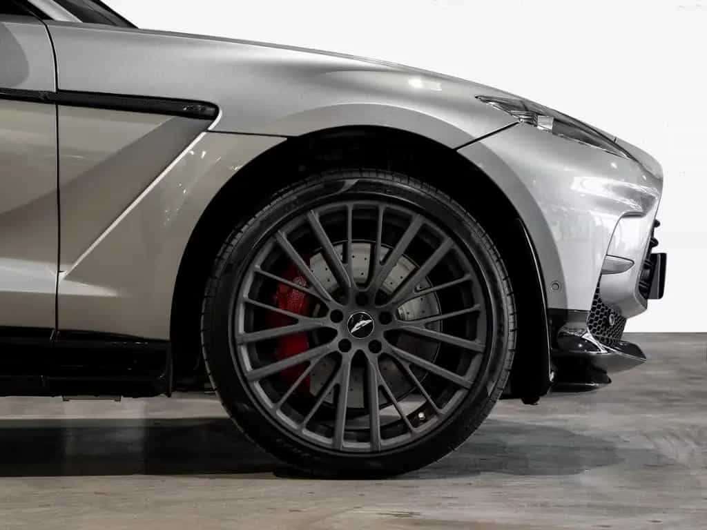 Aston Martin DBX 707 Aston Martin Hamburg 08/2024-photo-3