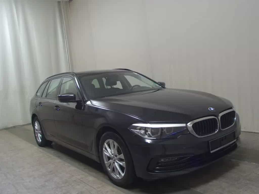 BMW 520 dA Touring Sport-Line Navi LED Kamera Ahk 08/2019-photo-2