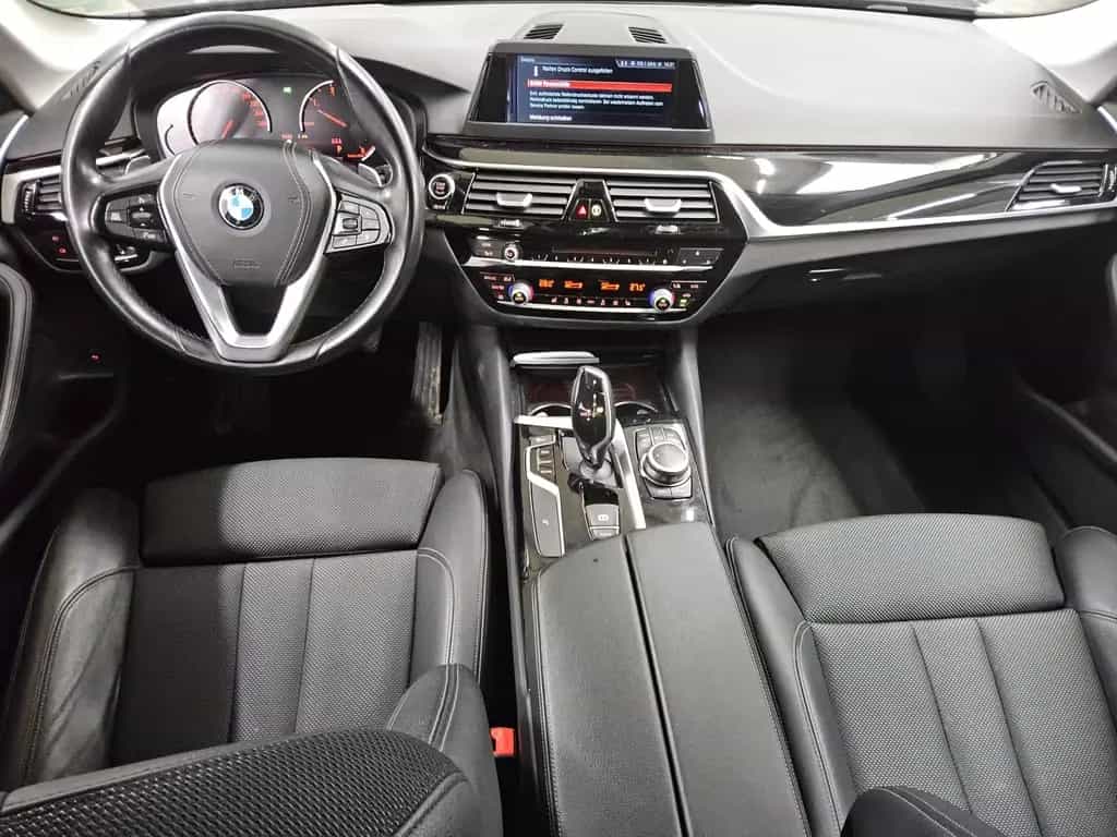BMW 520 dA Touring Sport-Line Navi LED Kamera Ahk 08/2019-photo-4