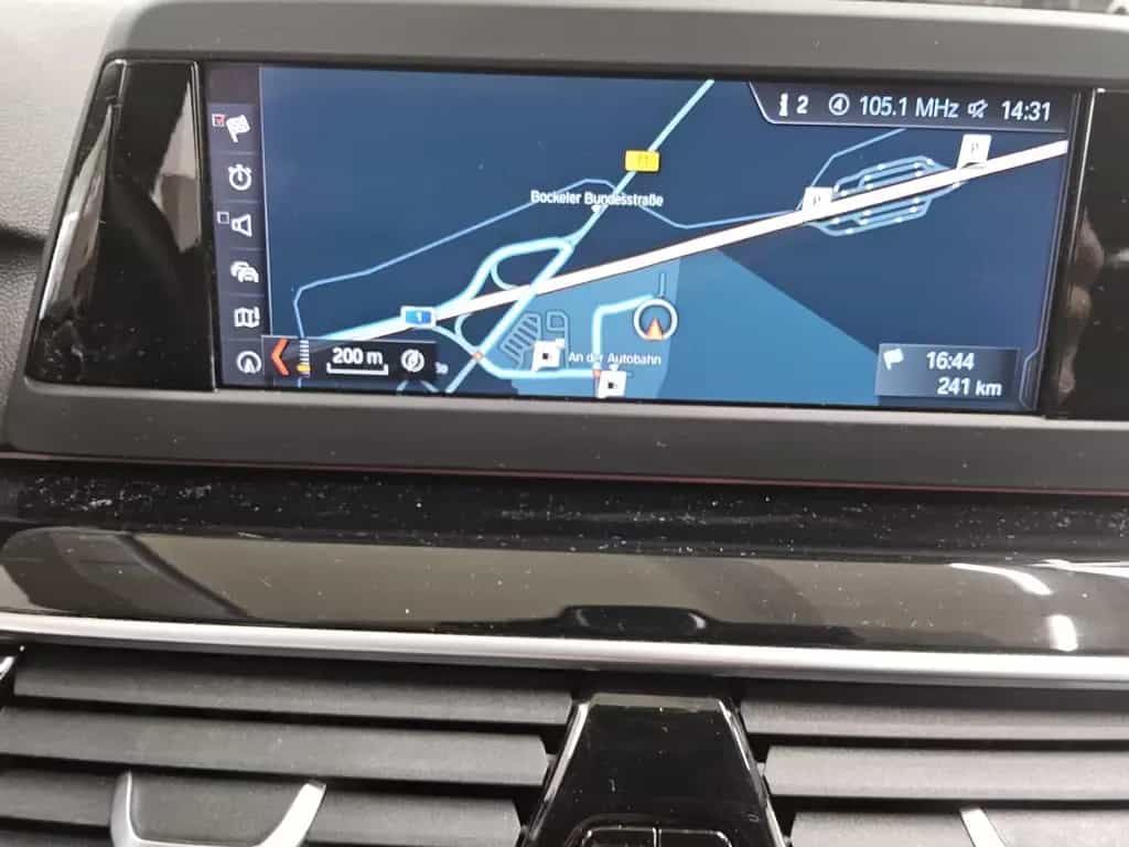 BMW 520 dA Touring Sport-Line Navi LED Kamera Ahk 08/2019-photo-6