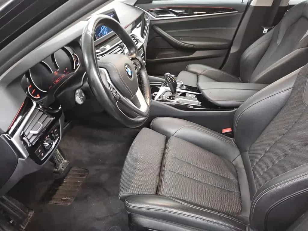 BMW 520 dA Touring Sport-Line Navi LED Kamera Ahk 08/2019-photo-7