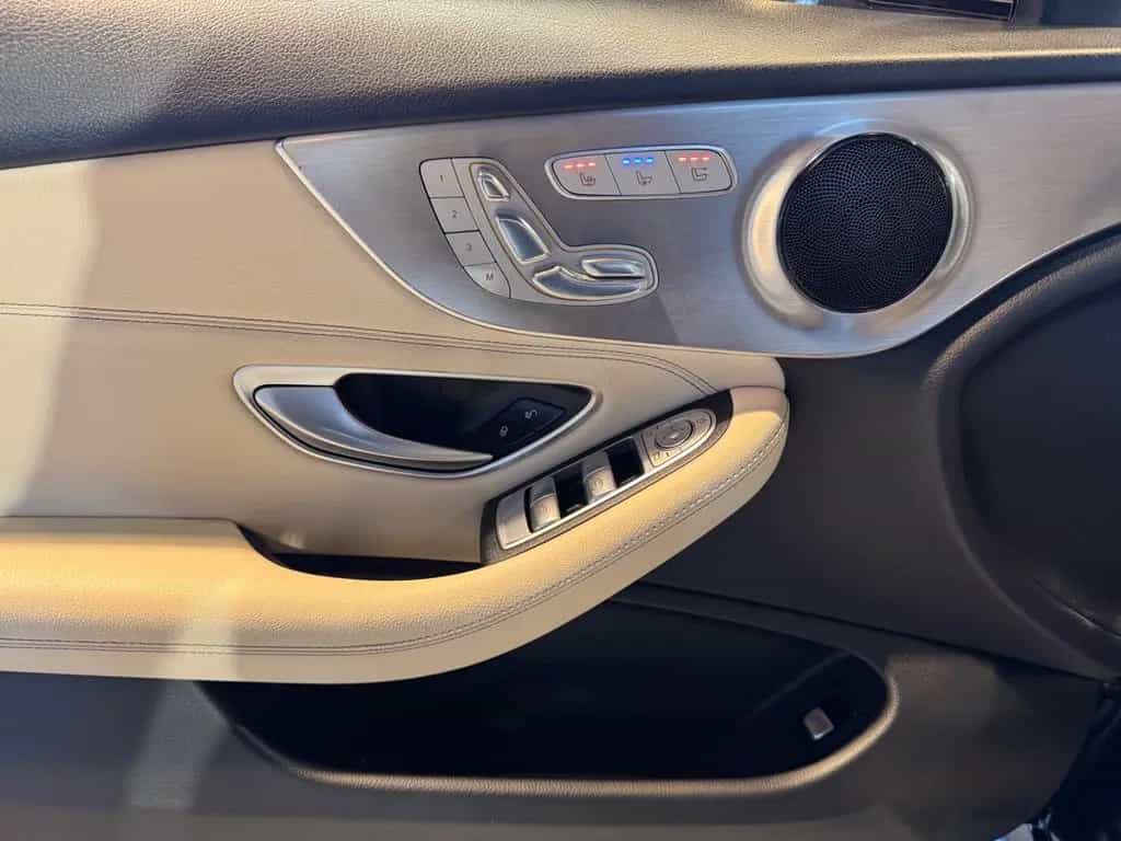 Mercedes-Benz C-Class 300 Cabrio AMG KAMERA NAVI LED LEDER PDC Garan 10/2016-photo-23