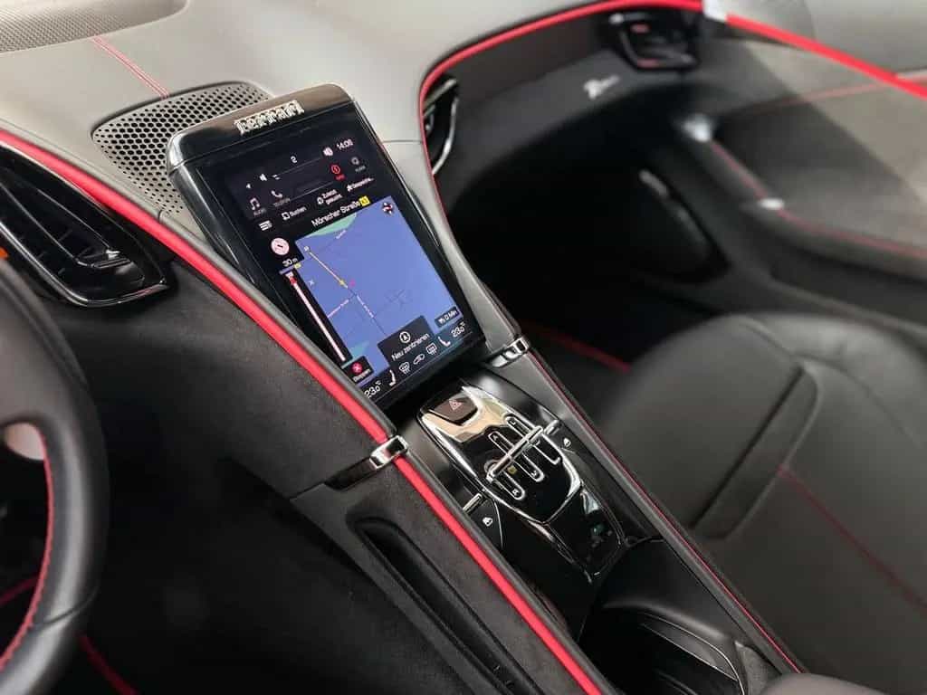 Ferrari Roma Acc Magnetic-Ride 360° Vollfolierung mit XP 03/2024-photo-14
