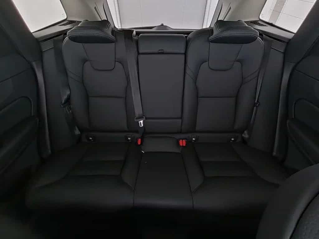 Volvo XC60 B5 AWD Mild-Hybrid Plus Dark AWD 03/2025-photo-10